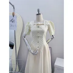 ĐẦM MIDI XỐP NÚT DÂY NGỰC PHỐI CHÂN TƠ Giá 290k Hàng có sẵn giao ngay Maù kem