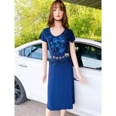 Đầm thêu hoa siêu đẹp Hàng co giãn nhiều Giá 290k Màu xanh đậm  HÀng có sẵn giao ngay