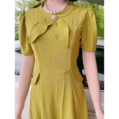 Đầm đính kết hoa phía sau co giãn dễ chịu , dễ mặc Giá 290k Hàng có săn giao ngay
