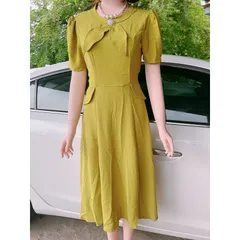Đầm đính kết hoa phía sau co giãn dễ chịu , dễ mặc Giá 290k Hàng có săn giao ngay