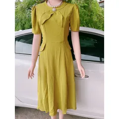 Đầm đính kết hoa phía sau co giãn dễ chịu , dễ mặc Giá 290k Hàng có săn giao ngay