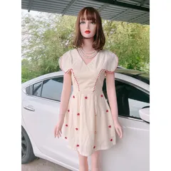 Đầm đính kết siêu đẹp Giá 290k Hàng có sẵn giao ngay S Hàng đúp lót 2 lớp, màu kem