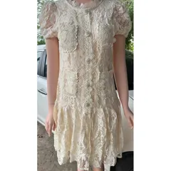 Đầm ren maù kem  Chính chủ NH Giá 290k Hàng có sẵn giao ngay 2S