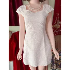 Đầm trắng hoa nổi Hàng có sẵn giao ngay  Size S Giá 290k