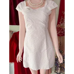 Đầm trắng hoa nổi Hàng có sẵn giao ngay  Size S Giá 290k