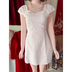 Đầm trắng hoa nổi Hàng có sẵn giao ngay  Size S Giá 290k
