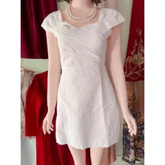 Đầm trắng hoa nổi Hàng có sẵn giao ngay  Size S Giá 290k