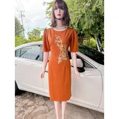 Đầm thêu hoa siêu đẹp Giá 290k Hàng có sẵn giao ngay Hàng co giãn nhiều chuyên hàng thiết kế Màu bò