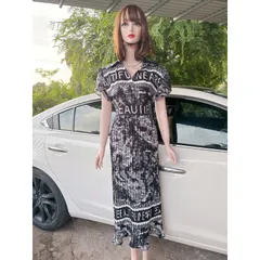 Đầm lụa họa tiết sang chảnh,dáng dài thiết kế Hàng có sẵn giao ngay  Giá 320k Đủ size tới 80kg Dây kéo sau lưng