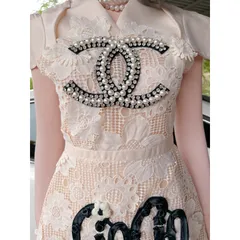 Đầm họa tiết siêu đẹp đính kết thủ công Hàng có sẵn giao ngay M Màu kem Giá 550k Hàng new 100% Hàng chính chủ  Size SM