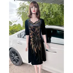 Đầm nhung trung niên đi tiệc đính đá, sang trọng Giá 380k Hàng có sẵn giao ngay Màu đen + màu đỏ đô Dưới 80kg mặc đẹp