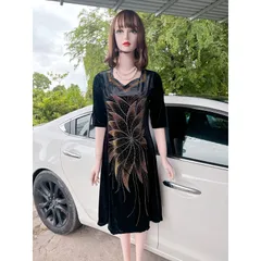 Đầm nhung trung niên đi tiệc đính đá, sang trọng Giá 380k Hàng có sẵn giao ngay Màu đen + màu đỏ đô Dưới 80kg mặc đẹp