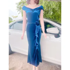 Đầm dạ hội nhung siêu sang Giá 390k HÀng có sẵn giao ngay Có màu xanh lá , đỏ và xanh coban Size: Eo tới 95 cm mặc vừa