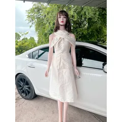 Đầm Tafta thiết kế trễ vai cách điệu phối nơ ngực  Hàng có sẵn giao ngay  Đủ size SML Màu kem Giá 290k Hàng new