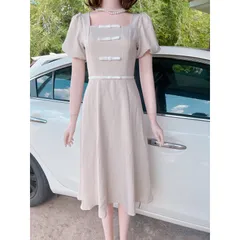 Váy dáng chữ A cổ hình vuông chiết eo cột nơ Giá 290k, người ta đang bán gần 4xx Size S Hàng có sẵn giao ngay