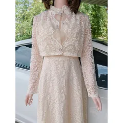 SET VÁY 2 DÂY KÈM ÁO KHOÁC REN BE HOA NỔI Giá 450k set gồm áo khoác ren + đầm ren 2 dây Hàng thật y hình Hàng có sẵn