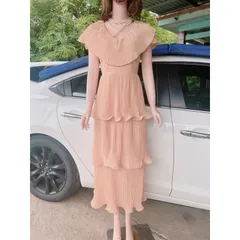 Đầm đi biển đầm đi chơi  Màu kem chất tơ dập ly cuốn bèo 3 tầng Giá 299k, người ta đang bán gần 1tr2 Hàng có sẵn giao