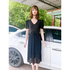 Đầm dáng xòe dập li đính hạt tỉ mỉ , sang trọng  Giá 290k Hàng có sẵn giao ngay Màu đen Không nhăn