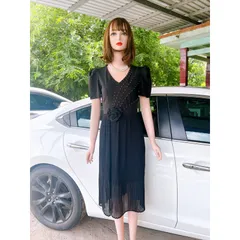 Đầm dáng xòe dập li đính hạt tỉ mỉ , sang trọng  Giá 290k Hàng có sẵn giao ngay Màu đen Không nhăn