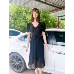Đầm dáng xòe dập li đính hạt tỉ mỉ , sang trọng  Giá 290k Hàng có sẵn giao ngay Màu đen Không nhăn