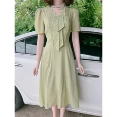 Đầm đính ngọc màu xanh cốm Hàng có sẵn giao ngay Chất liệu thô hoa siêu đẹp Giá 290k Đúp lót 2 lớp Phía sau có bo chun