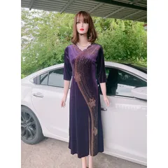 Đầm dạ hội nhung trung niên đi tiệc xẻ tà cổ V tay lỡ hoa mai kết đá ép cườm dọc Đầm dạ hội trung niên đi tiệc xẻ tà
