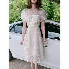 Đầm ren nổi cao cấp Giá 399k, người ta đang bán gần 6xx Hàng có sẵn giao ngay XL Chất liệu ren cao cấp Màu trắng kem