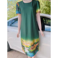 Đầm suông trung niên hình phong cảnh chất liệu vải lụa thượng uyển mềm mịn mát sang chảnh ,che khuyết điểm bụng