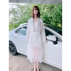 Đầm tầng 2 dây màu trắng + kèm áo khoác vest Giá 450k/ cả set Hàng có sẵn giao ngay M Chất liệu ren cao cấp