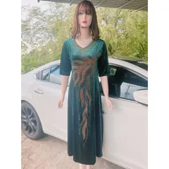 Đầm nhung siêu đẹp Giá 390k Hàng có sẵn giao ngay Hình chụp thật 100% Màu đen,  xanh đen , rêu , lý  Chất liêu nhung