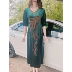 Đầm nhung siêu đẹp Giá 390k Hàng có sẵn giao ngay Hình chụp thật 100% Màu đen,  xanh đen , rêu , lý  Chất liêu nhung