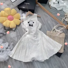 🍊ẢNH THẬT🍊ĐẦM GẤM TRẮNG CUT OUT ĐỘC LẠ KÈM TAG HOA 🍒CÓ SẴN🍒 Hàng cao cấp Giá 320k Hàng có sẵn giao ngay Có sẵn mút ngực