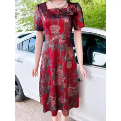 Đầm trung niên cao cấp. Đầm chất nhũ kim tuyến. Kiểu dáng đơn giản mà vẫn sang trọng quý phái mới mẻ. Chất liệu co dãn
