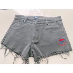 Quần short jean lưng cao, quần short bò nữ cạp cao eo dưới 74 cm mặc, chữ thêu, màu đen Giá 150k  Hàng có sẵn giao ngay