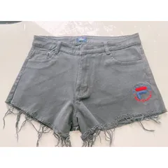 Quần short jean lưng cao, quần short bò nữ cạp cao eo dưới 74 cm mặc, chữ thêu, màu đen Giá 150k  Hàng có sẵn giao ngay