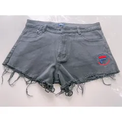 Quần short jean lưng cao, quần short bò nữ cạp cao eo dưới 74 cm mặc, chữ thêu, màu đen Giá 150k  Hàng có sẵn giao ngay