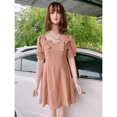 Đầm đính đá cổ cách điệu Hàng có sẵn giao ngay M Chất liệu co giãn nhẹ Màu nâu tây Giá 290k Hàng Quảng Châu