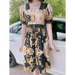 Đầm hoạ tiết siêu đẹp Giá 290k Hàng có sẵn giao ngay Phía sau bo chun co giãn dễ chịu, kèm dây kéo Có sẵn mút ngực