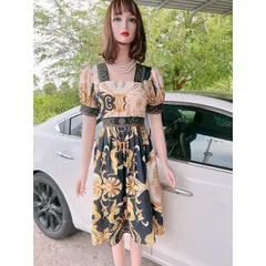 Đầm hoạ tiết siêu đẹp Giá 290k Hàng có sẵn giao ngay Phía sau bo chun co giãn dễ chịu, kèm dây kéo Có sẵn mút ngực