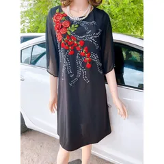 Đầm đen đính đá thêu hoa Chất vải :  xịn co giãn tốt Hàng có sẵn Ảnh shop tự chụp,  hàng đẹp, chất lượng Giá 290k