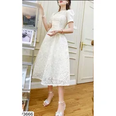 VÁY REN TRẮNG PHỐI CỔ LƯỚI HỌA TIẾT NỔI TIỂU THƯ Giá 399k Đủ size tới XL Hàng có sẵn giao ngay Chất liệu ren cao cấp