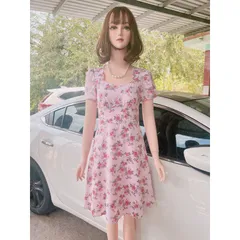 Đầm hoa hồng siêu dễ thương Giá 290k Dây kéo ở bên hông Phía sau lưng có co giãn dễ chịu HÀng có sẵn giao ngay Hàng 2 lớ
