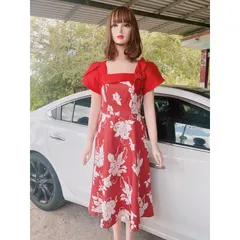 Đầm dự tiệc hoạ tiết hoa sắc nét mới 100% Đầm màu đỏ đô, thích hợp đi chơi, đi tiệc Chất vải nhẹ, thoải mái Giá 320k
