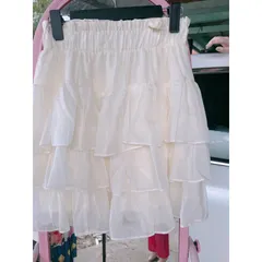 Chân váy tầng màu trắng kem Giá 250k Hang siêu cấp Hàng có sẵn giao ngay, đủ size Eo bo chun co giãn