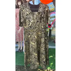 ĐẦM DÁNG XÒE thiết kế cổ vest sang trọng, may tỉ mỉ. Hoạ tiết cập nhật mẫu mới, rất đẹp và sắc nét