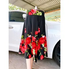 Chân váy hoa hồng eo có bo chun phía sau dễ mặc Giá 190k Hàng có sẵn giao ngay Chất liệu lụa mango xịn