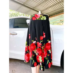 Chân váy hoa hồng eo có bo chun phía sau dễ mặc Giá 190k Hàng có sẵn giao ngay Chất liệu lụa mango xịn