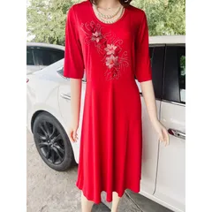 Đầm đỏ solen cao cấp ép và thêu hoa thủ công Giá 299k Hàng có sẵn giao ngay Bao nhiu kg cũng vừa Co giãn nhiều