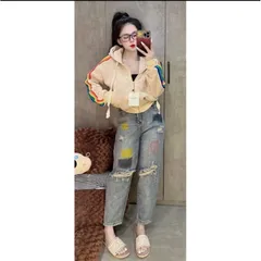 Áo khoác siêu đẹp Ảnh shop tự chụp  •Tên sản phẩm : áo khoác nỉ phối dây  •Chất vải : nỉ dệt dày dặn  •Áo dày