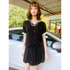 Set áo + chân váy bên trong có lớp lót quần Eo váy có bo chun co giãn Áo phía sau có dây kéo GÍa 290k/ cả set Màu đen